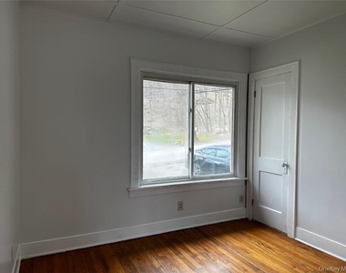 27 Howard Road - Photo Thumbnail 4