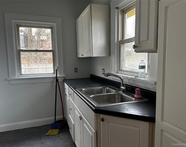 27 Howard Road - Photo Thumbnail 2