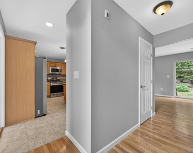 16 W Railroad Avenue - Photo Thumbnail 3