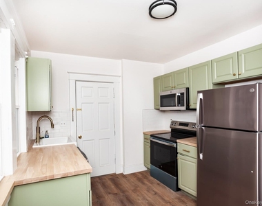1009 Hudson Avenue - Photo Thumbnail 5