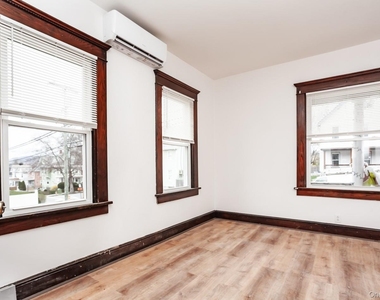 1009 Hudson Avenue - Photo Thumbnail 6