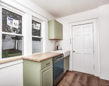 1009 Hudson Avenue - Photo Thumbnail 4