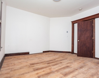 1009 Hudson Avenue - Photo Thumbnail 7
