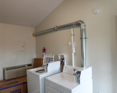 669 Broadway 9w - Photo Thumbnail 8