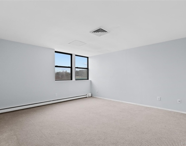 60 Kensico Road - Photo Thumbnail 7
