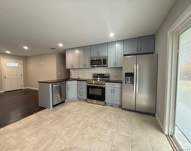 30 Melissa Road - Photo Thumbnail 4