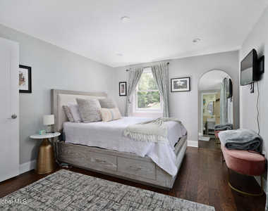 1 Laurie Lane - Photo Thumbnail 11