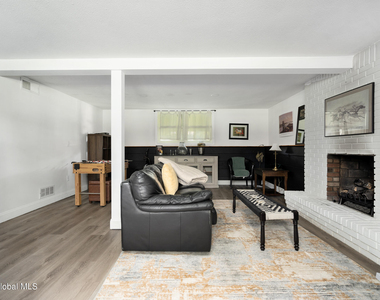 1 Laurie Lane - Photo Thumbnail 16