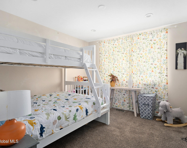 1 Laurie Lane - Photo Thumbnail 15