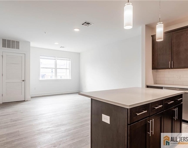 1025 Raritan Road - Photo Thumbnail 12