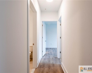 1025 Raritan Road - Photo Thumbnail 13
