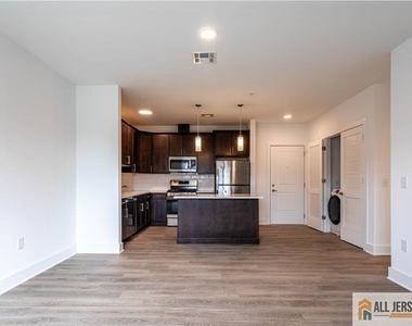 1025 Raritan Road - Photo Thumbnail 9
