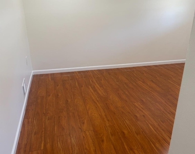 13 Oak Wood Drive - Photo Thumbnail 21