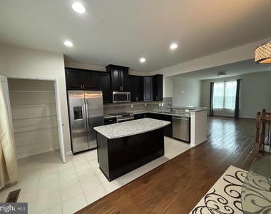 41717 Mcmonagle Square - Photo Thumbnail 2