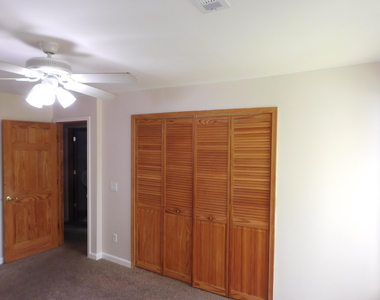 32005 W 12 Mile Road - Photo Thumbnail 16