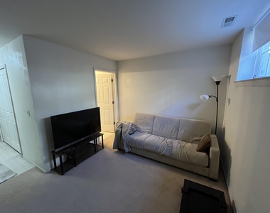 1021 Maiden Lane - Photo Thumbnail 23