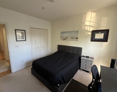 1021 Maiden Lane - Photo Thumbnail 14