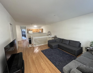 1021 Maiden Lane - Photo Thumbnail 7