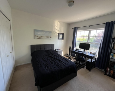 1021 Maiden Lane - Photo Thumbnail 16