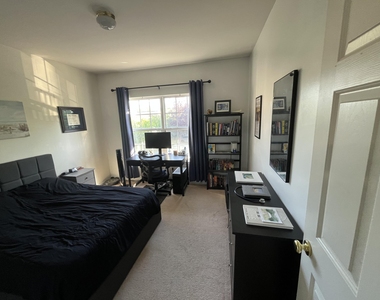 1021 Maiden Lane - Photo Thumbnail 15