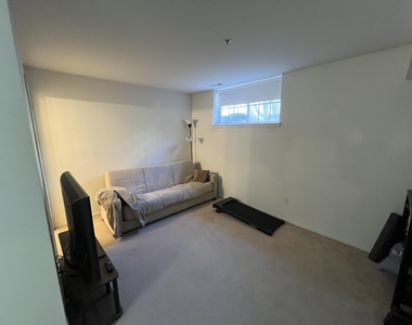 1021 Maiden Lane - Photo Thumbnail 27