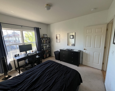 1021 Maiden Lane - Photo Thumbnail 18
