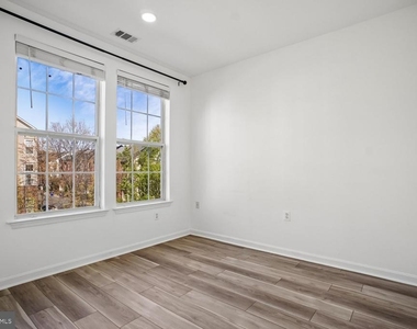 171 Somervelle Street - Photo Thumbnail 13