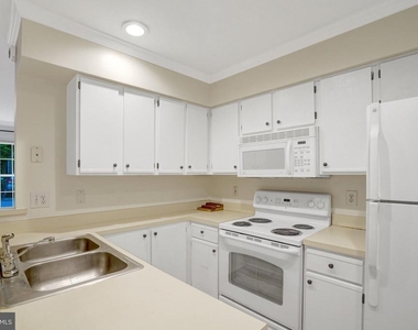 3308 Wyndham Circle - Photo Thumbnail 12