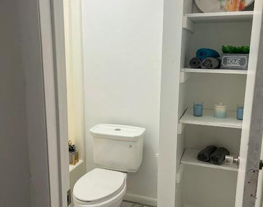 1366 Worstead Drive - Photo Thumbnail 11