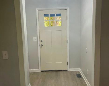 1366 Worstead Drive - Photo Thumbnail 4