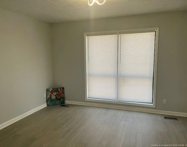 1366 Worstead Drive - Photo Thumbnail 10