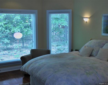 158 Sherwood Lane - Photo Thumbnail 5