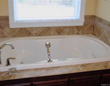 158 Sherwood Lane - Photo Thumbnail 6