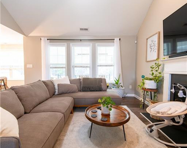 622 Omaha Drive - Photo Thumbnail 6
