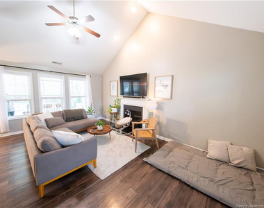 622 Omaha Drive - Photo Thumbnail 5