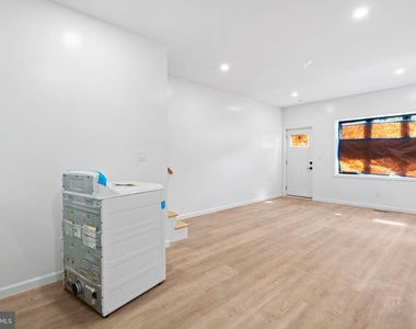 2055 Dickinson Street - Photo Thumbnail 6
