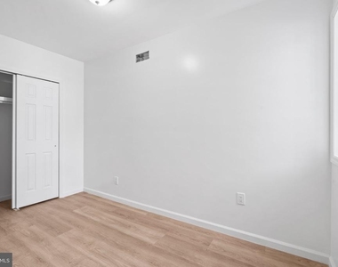 2055 Dickinson Street - Photo Thumbnail 13