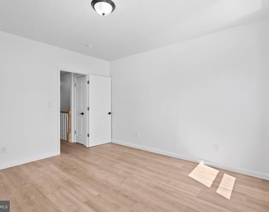 2055 Dickinson Street - Photo Thumbnail 16