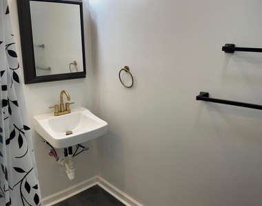 1109 S 23rd Street - Photo Thumbnail 10