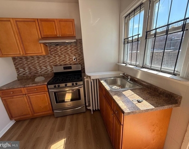 5052 Wayne Avenue - Photo Thumbnail 13