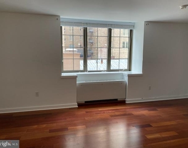 219 S 18th Street - Photo Thumbnail 3