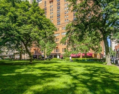 219 S 18th Street - Photo Thumbnail 14
