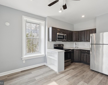 21 E Price Street - Photo Thumbnail 5