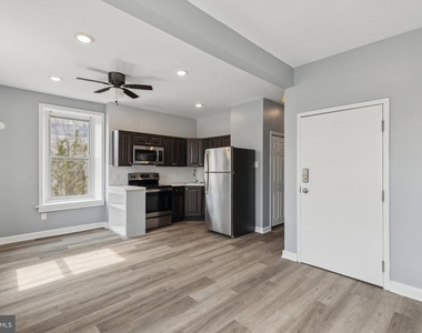 21 E Price Street - Photo Thumbnail 1