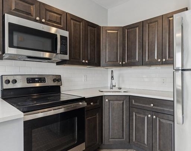 21 E Price Street - Photo Thumbnail 11