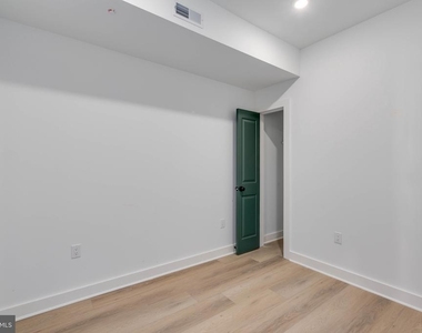 1223 W Lehigh Avenue - Photo Thumbnail 7