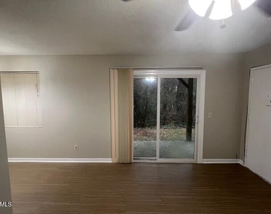 205 E Ransom Street - Photo Thumbnail 2