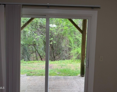 205 E Ransom Street - Photo Thumbnail 6