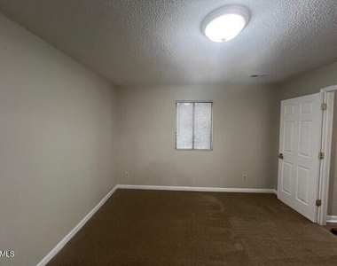 205 E Ransom Street - Photo Thumbnail 5