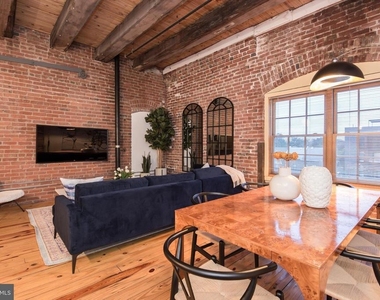 1099 Germantown Avenue - Photo Thumbnail 2